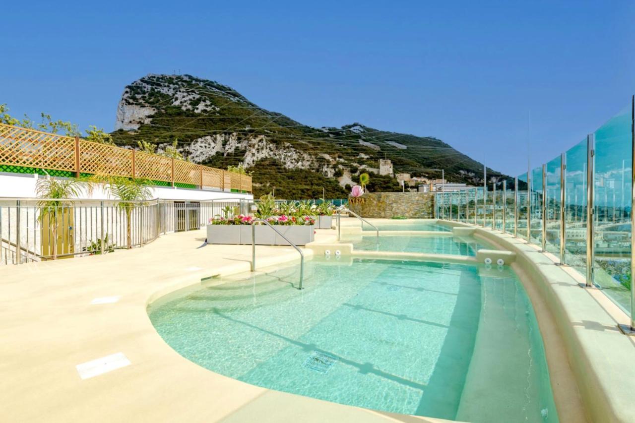 Seaside Serenity Oasis - High Floor - Stunning Views Гибралтар Екстериор снимка