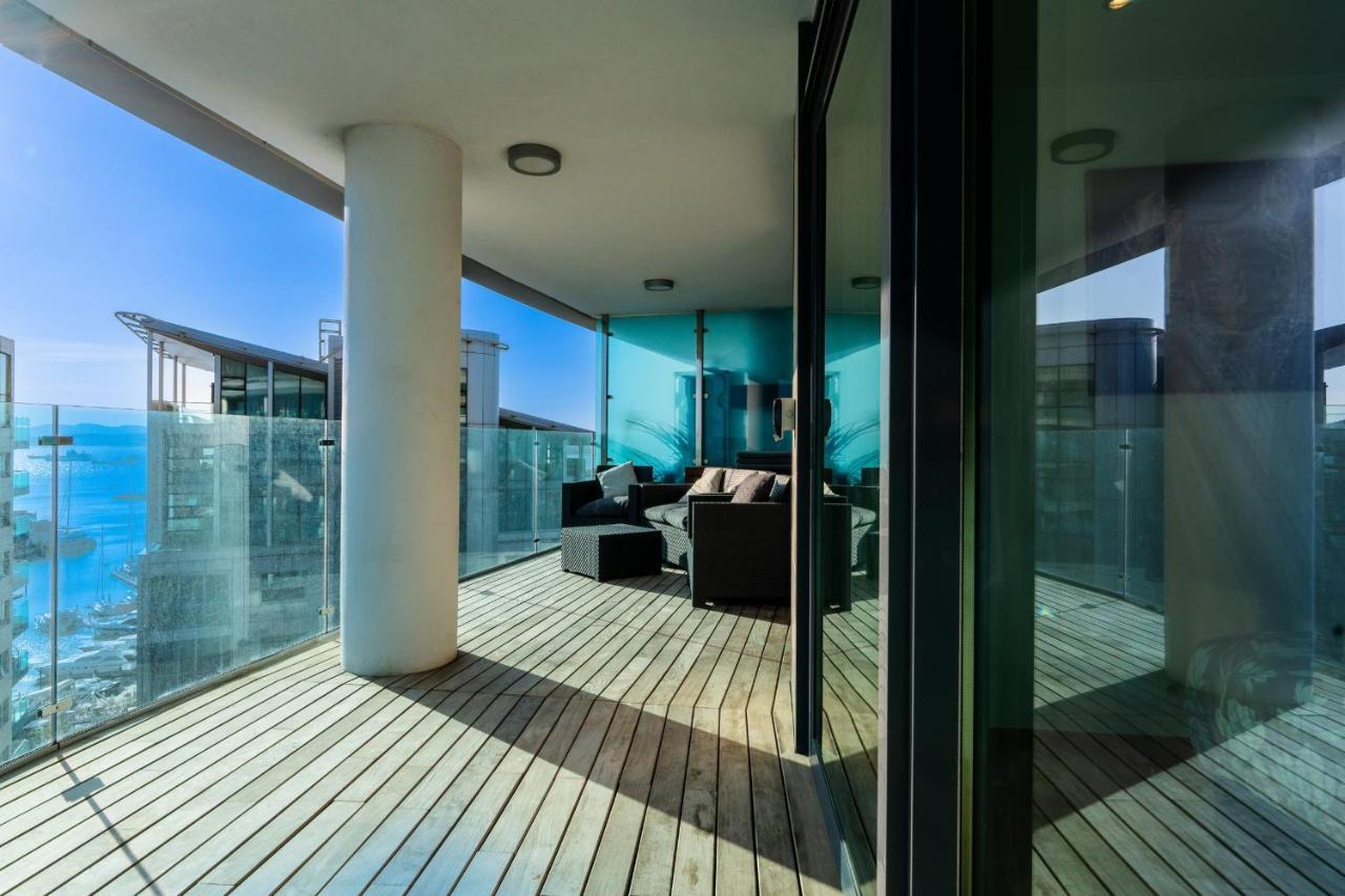 Seaside Serenity Oasis - High Floor - Stunning Views Гибралтар Екстериор снимка